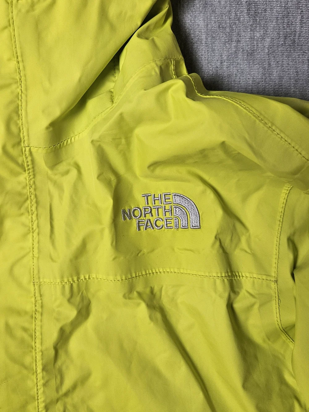 North Face Kids HyVent Rain Jacket Lime Yellow size M 10/12 Waterproof
